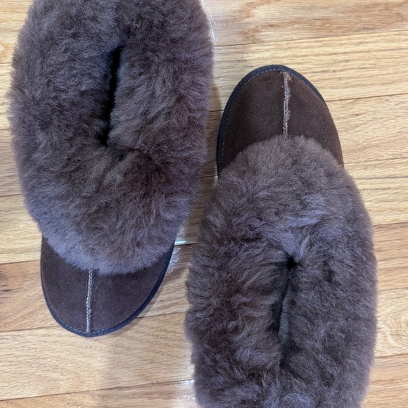 Super Cozy Brown Shearling Slippers - Picture 4 of 8